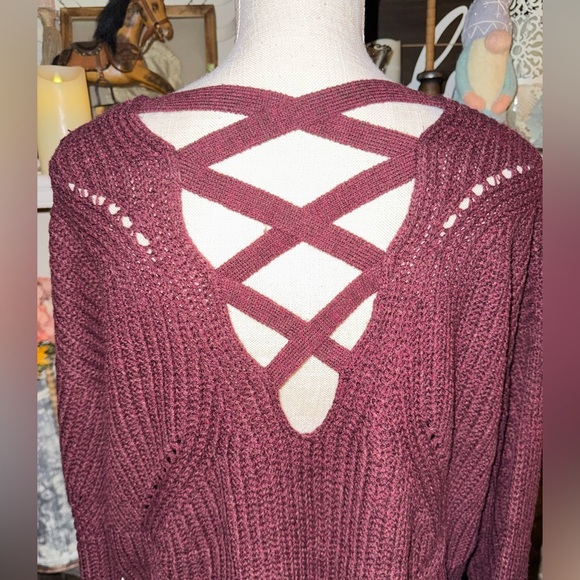 Iris basic oversized sweater with criss cross back. Deep purple Size M. - Picture 4 of 7